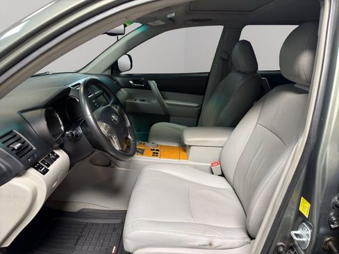 Used 2010 Toyota Highlander Limited image 9