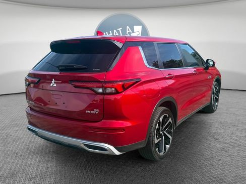 Used 2025 Mitsubishi Outlander SE AWD/4WD image 3