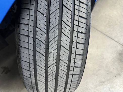 Certified 2024 Chevrolet Equinox LT w/ LPO, Floor Liner Package image 38