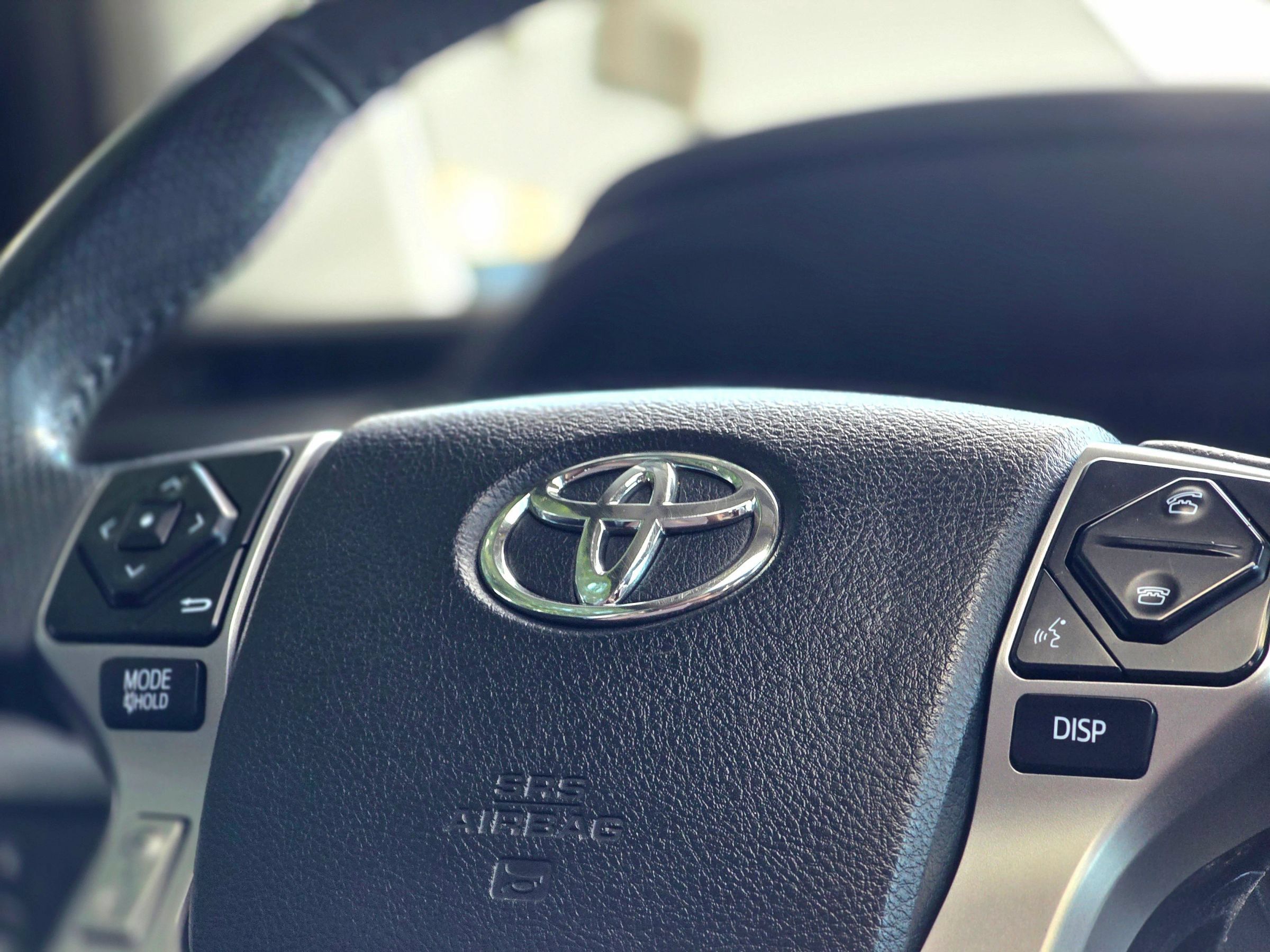 Used 2018 Toyota 4Runner Limited AWD/4WD image 17