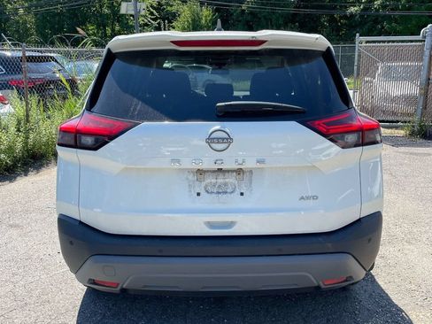 Used 2023 Nissan Rogue S AWD/4WD image 3