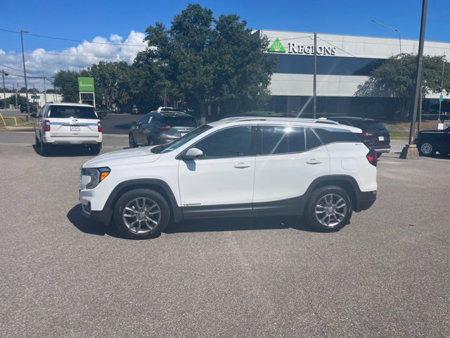 Used 2022 GMC Terrain SLT w/ LPO, Floor Liner Package AWD/4WD image 5