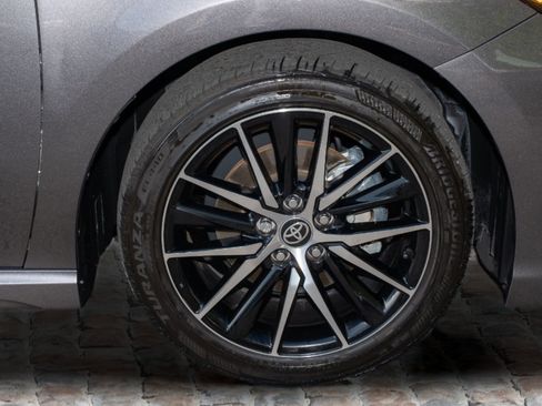 Used 2024 Toyota Camry SE w/ Convenience Package image 40