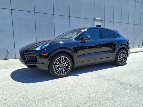 Used 2020 Porsche Cayenne AWD/4WD image 1
