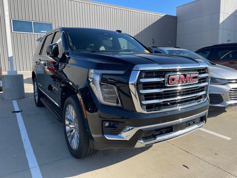 Used 2026 GMC Yukon Elevation RWD image 3