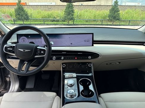 Certified 2026 Genesis GV70 2.5T AWD/4WD image 12