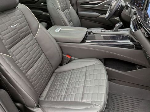 Used 2024 Cadillac Escalade V w/ Heavy-Duty Trailer Package image 28