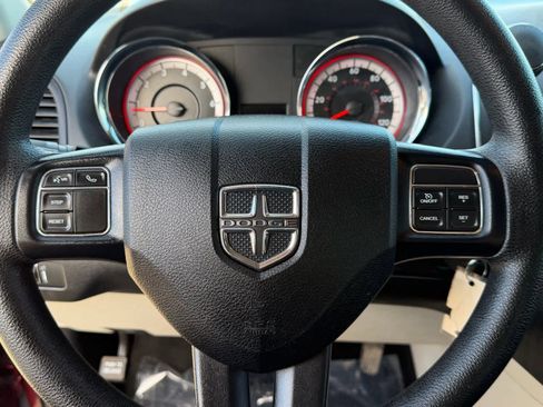 Used 2018 Dodge Grand Caravan SE w/ UConnect Hands-Free Group image 26