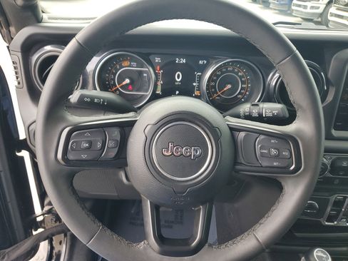 Used 2023 Jeep Wrangler Unlimited Sport image 20