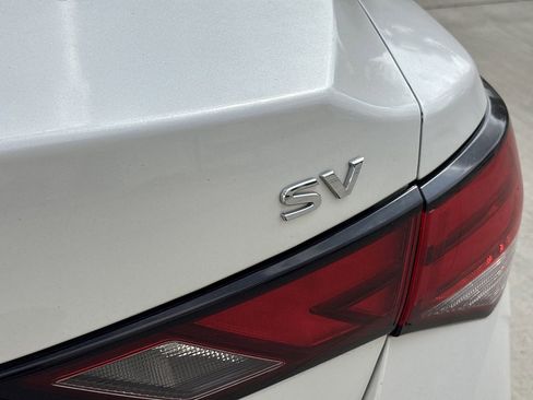 Used 2021 Nissan Sentra SV w/ SV Premium Package image 10