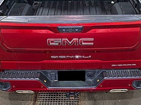 Used 2024 GMC Sierra 1500 Denali w/ Technology Package AWD/4WD image 12