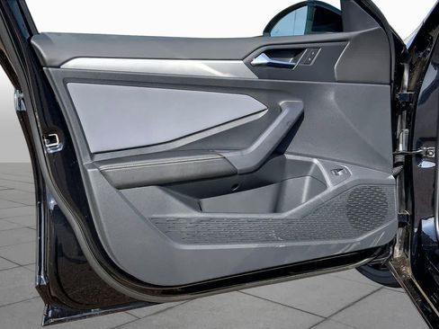 New 2026 Volkswagen Jetta SE FWD image 10