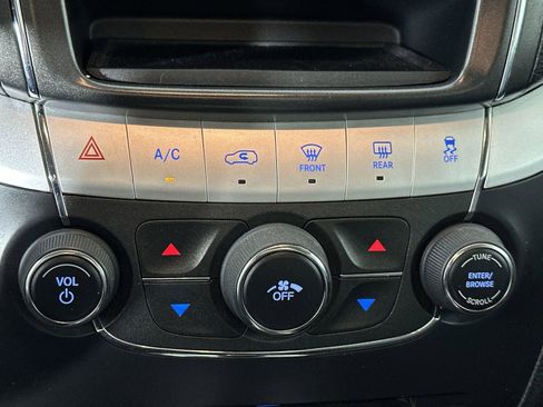 Used 2017 Dodge Journey SE image 18