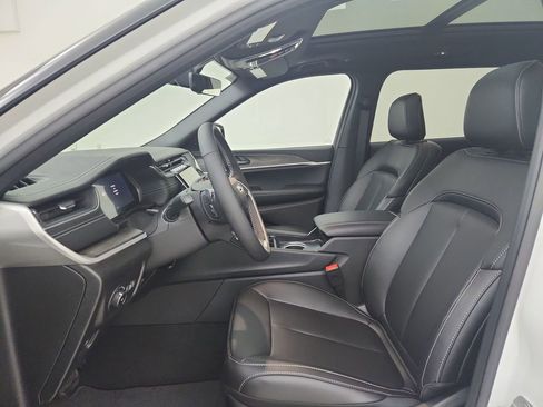 New 2025 Jeep Grand Cherokee L Limited image 3