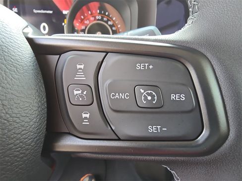 New 2025 Jeep Gladiator Nighthawk image 18