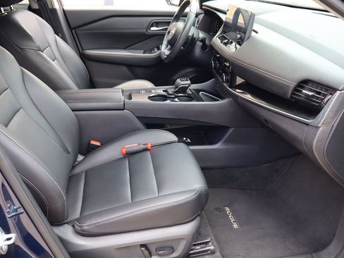 Used 2024 Nissan Rogue SL w/ SL Premium Package FWD image 17