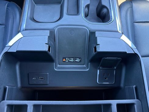 Used 2023 Chevrolet Silverado 1500 High Country w/ Technology Package AWD/4WD image 37