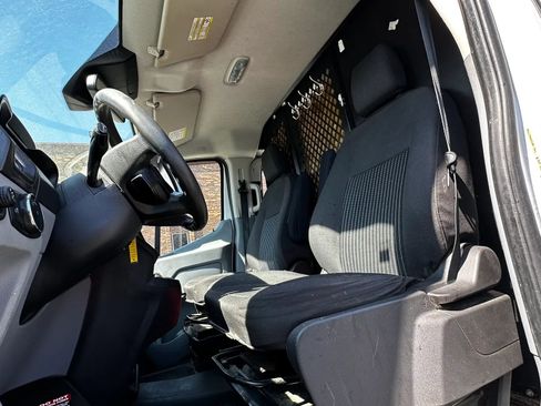 Used 2017 Ford Transit 250 130 Low Roof w/ Exterior Upgrade Package RWD image 2