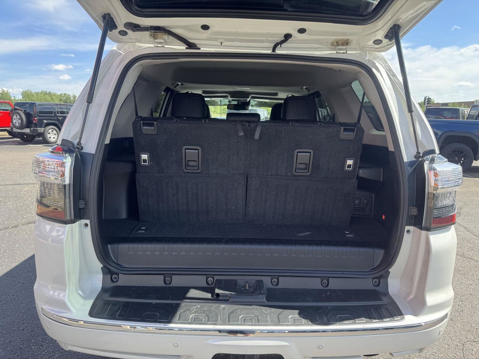 Used 2021 Toyota 4Runner Limited AWD/4WD image 31