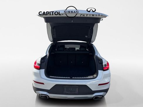 Used 2024 BMW X4 xDrive30i image 9