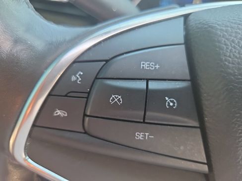 Used 2017 Cadillac XT5 Premium Luxury FWD image 9