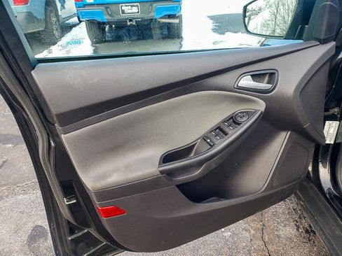 Used 2014 Ford Focus SE image 9