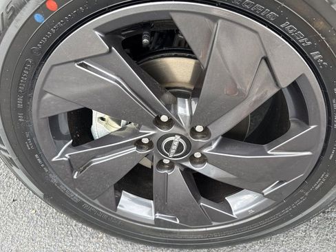 New 2026 Nissan Rogue SV FWD image 9