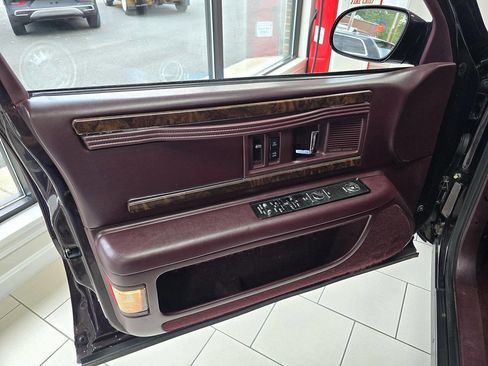 Used 1996 Buick Roadmaster Sedan RWD image 25