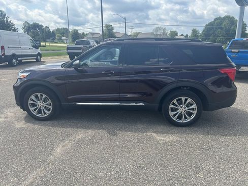 Used 2023 Ford Explorer XLT w/ Equipment Group 202A image 4