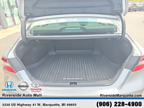Used 2023 Toyota Camry SE AWD/4WD image 8