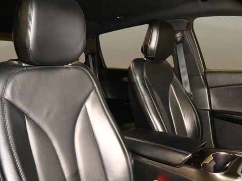 Used 2020 Lincoln Nautilus FWD w/ Equipment Group 101A image 19