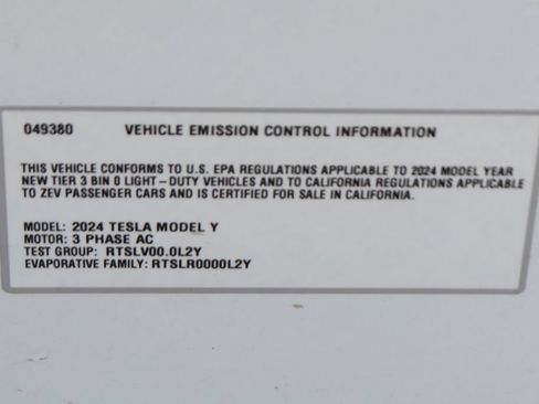 Used 2024 Tesla Model Y Performance AWD/4WD image 13