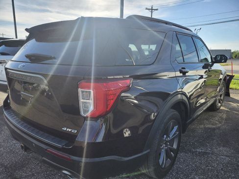 Used 2022 Ford Explorer XLT w/ Equipment Group 202A AWD/4WD image 6