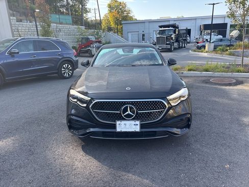 Used 2025 Mercedes-Benz E 350 4MATIC Sedan image 2
