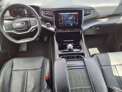 Used 2024 Jeep Wagoneer Series II w/ Flexible Seating Group RWD image 5