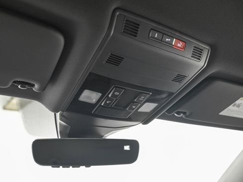 Used 2025 Volkswagen Jetta Sport image 24