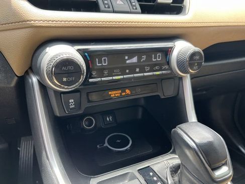 Used 2019 Toyota RAV4 XLE Premium FWD image 30