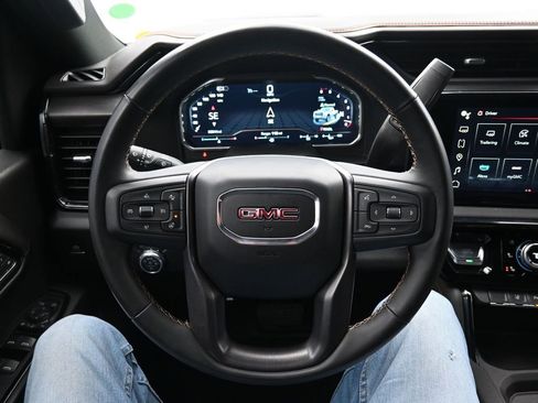 Used 2024 GMC Sierra 2500 AT4 w/ AT4 Premium Plus Package image 14