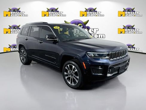 Used 2023 Jeep Grand Cherokee L Overland w/ Advanced Protech Group III AWD/4WD image 3