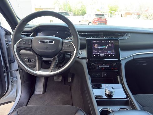 Used 2024 Jeep Grand Cherokee Altitude AWD/4WD image 22