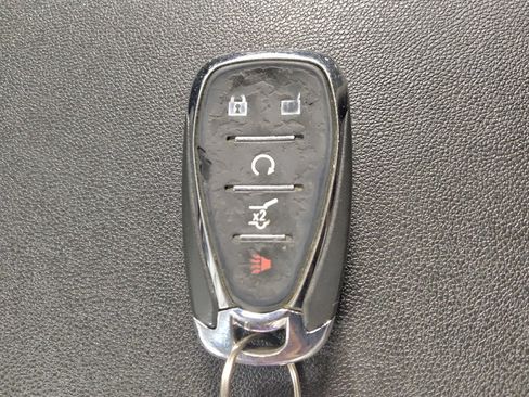Used 2018 Chevrolet Equinox LT FWD image 32
