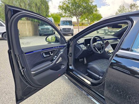 New 2025 Mercedes-Benz S 580 4MATIC Sedan image 19