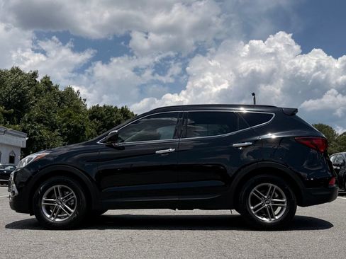 Used 2017 Hyundai Santa Fe Sport FWD image 2
