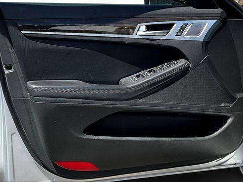 Used 2018 Genesis G80 3.8 w/ Option Group 02 image 16