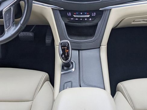 Used 2019 Cadillac XT5 FWD image 20