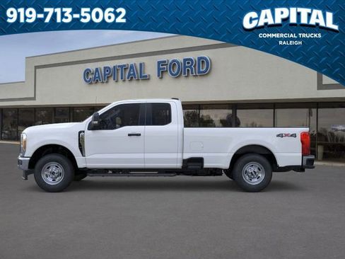New 2026 Ford F250 XL w/ XL Chrome Package image 3