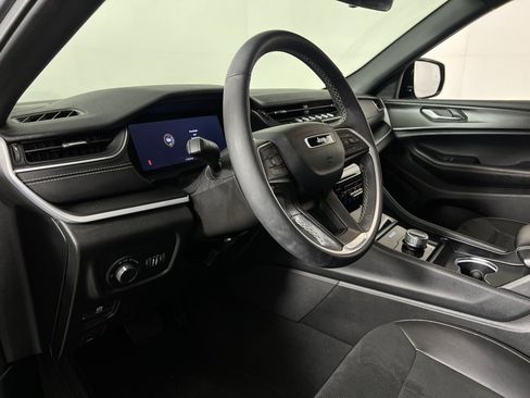 Certified 2025 Jeep Grand Cherokee L Altitude image 20