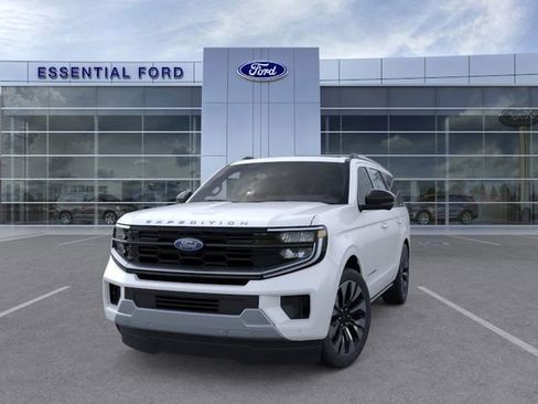 New 2025 Ford Expedition Platinum w/ Driver's Package AWD/4WD image 2