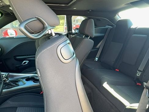 Used 2015 Dodge Challenger SXT w/ Driver Convenience Group image 13