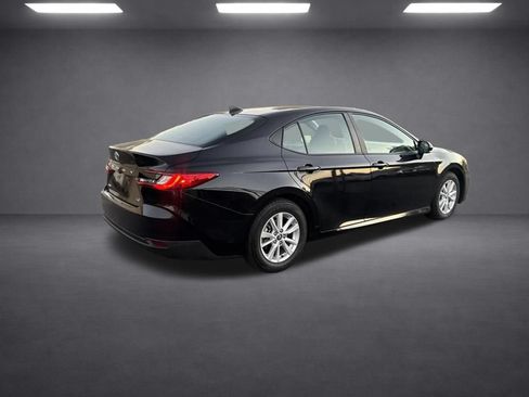 Used 2025 Toyota Camry LE FWD image 12